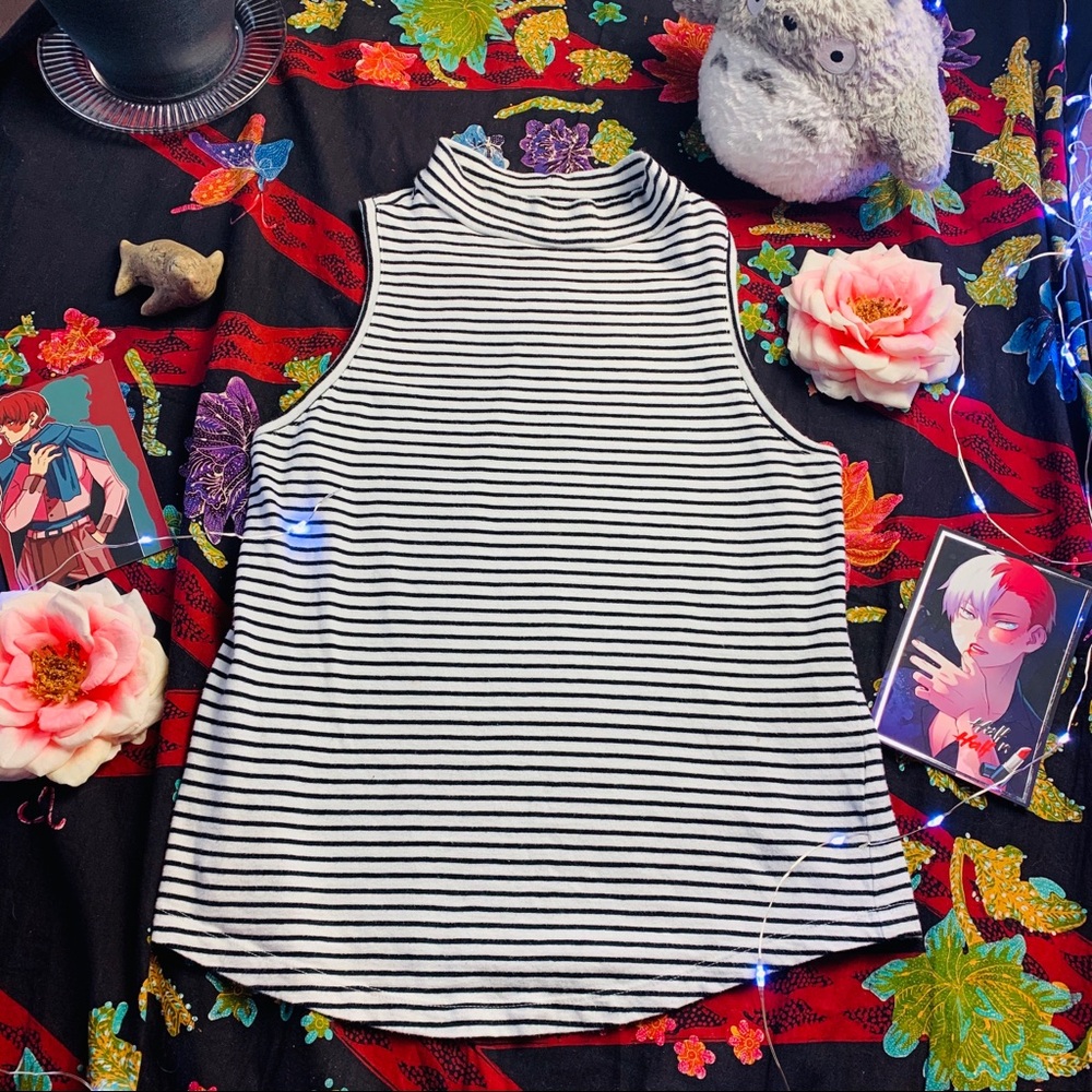 Universal Thread Striped Sleeveless Top